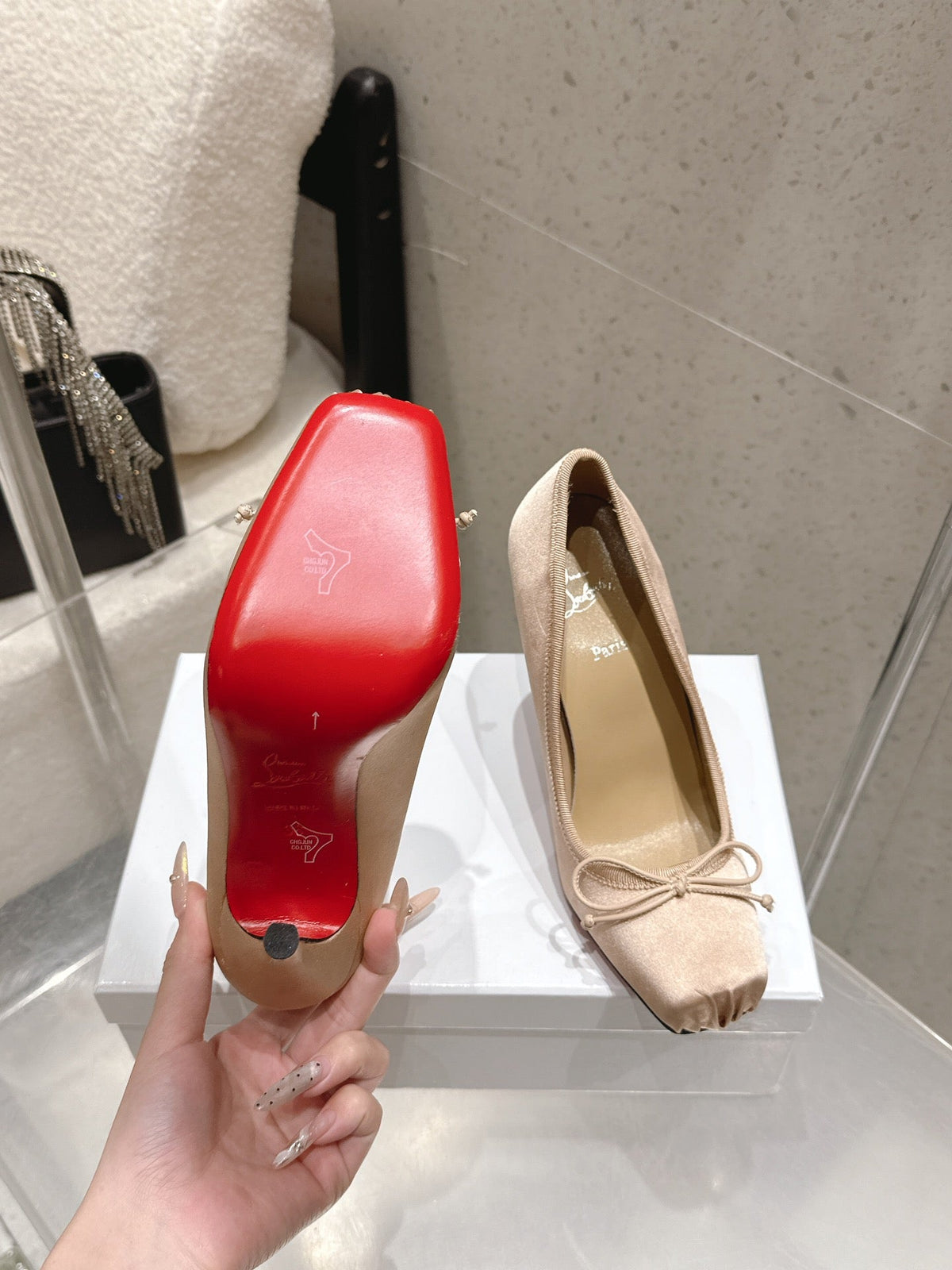 CL Cassia Nodo Pumps 10.5 Beige Satin 610827