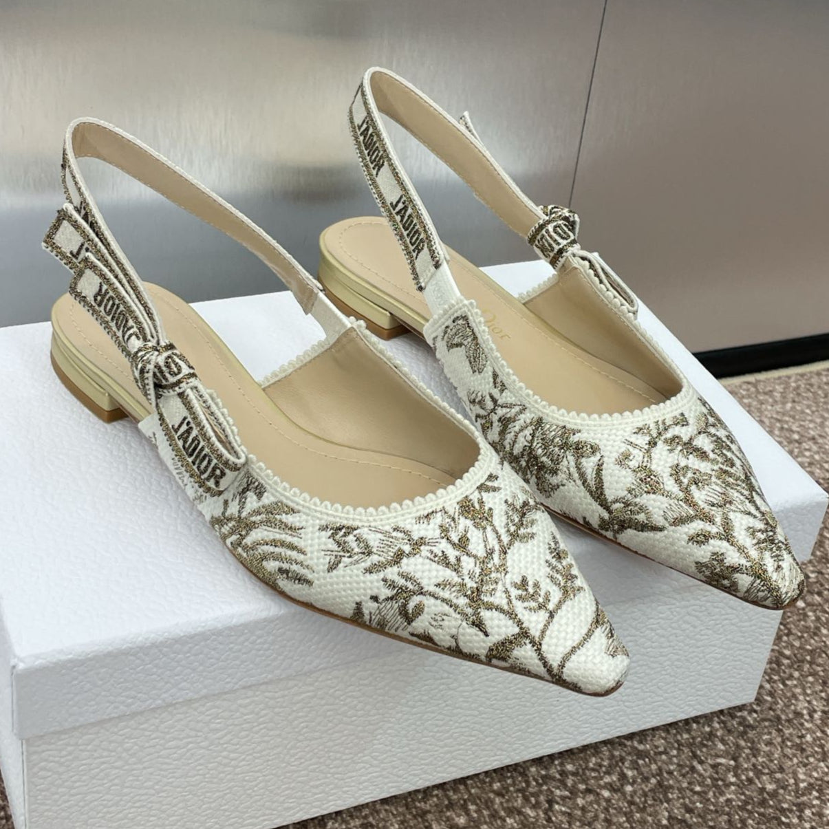 CD J'adior Slingback Pump White And Gold-Tone Millefiori Jacquard
