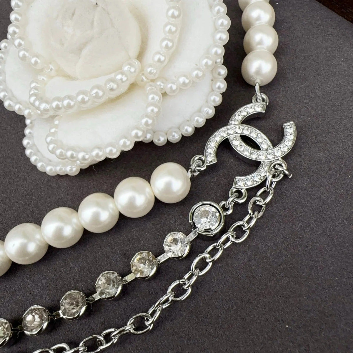 Chanel 2026 Pearl CC Bow Rhinestone Waist Chain Belt 202586