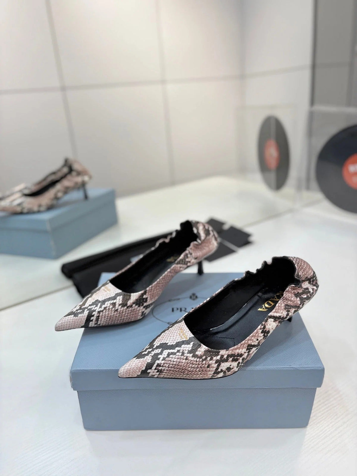 Pra 26s Pointed Toe High Heels 55 Black Light Pink Snakeskin 627126