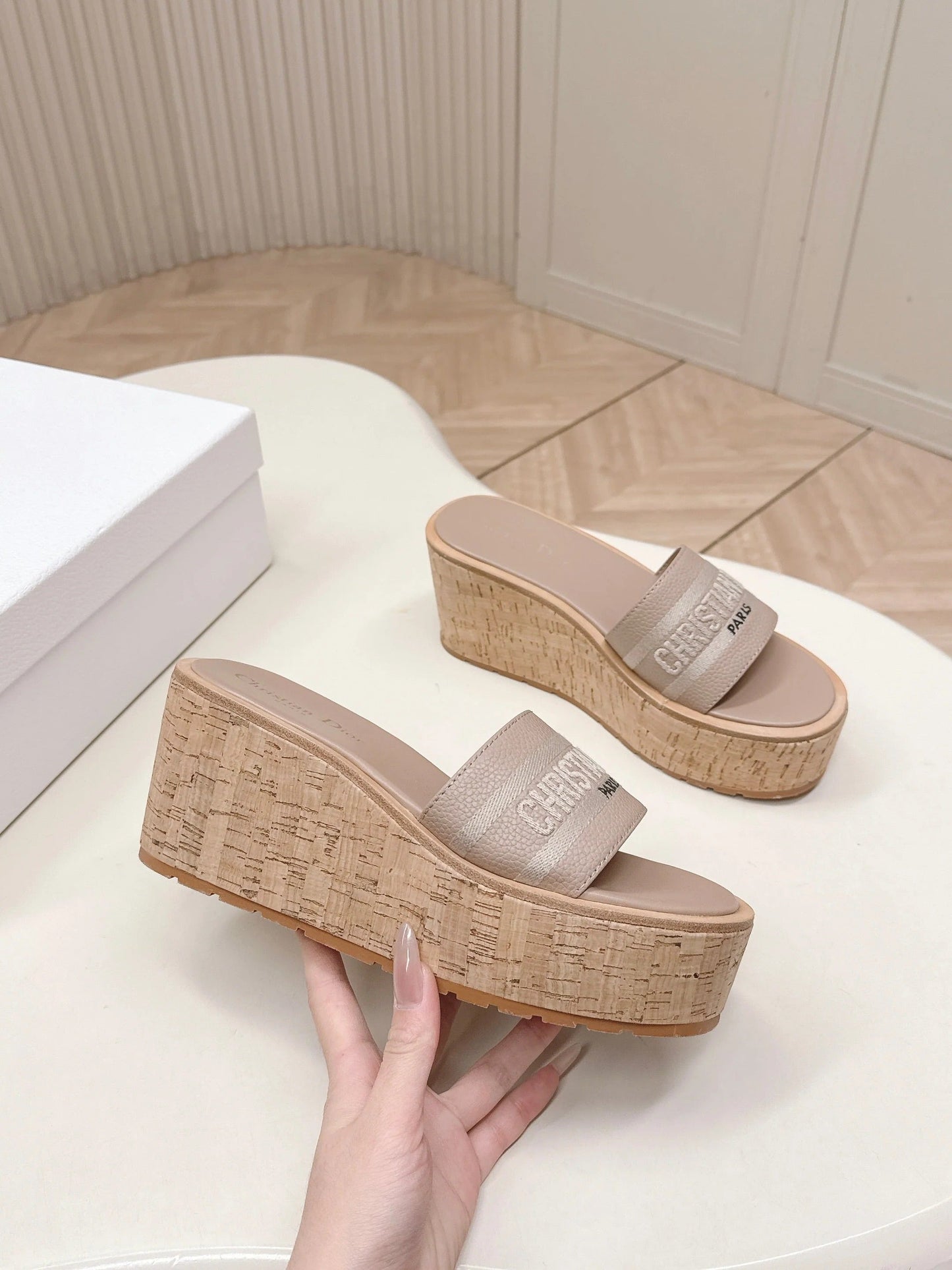 CD 26s Platform Sandals 85 Nude Cowhide 643778