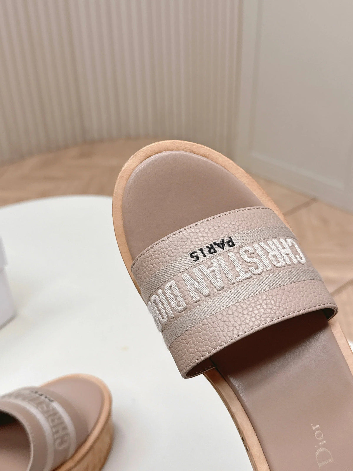 CD 26s Platform Sandals 85 Nude Cowhide 643778