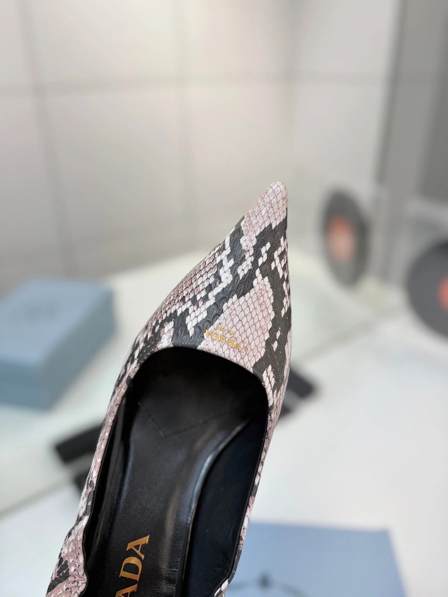 Pra 26s Pointed Toe High Heels 55 Black Light Pink Snakeskin 627126
