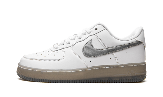Air Force 1 "White / Metallic Silver" DX3945 100