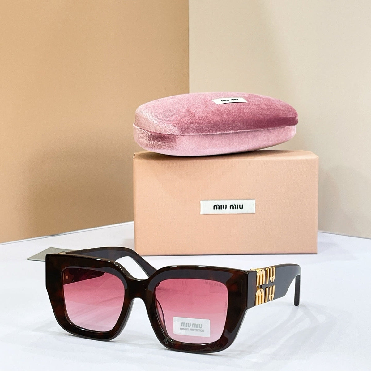 MIU MIU Sunglasses SMU B05